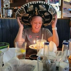 Meet your Posher, Robin